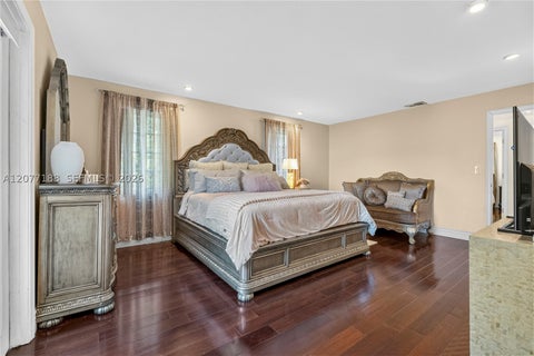 Tiny photo for 2801 N 38th Ave, Hollywood, FL 33021 (MLS # A12077188)