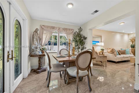 Tiny photo for 2801 N 38th Ave, Hollywood, FL 33021 (MLS # A12077188)