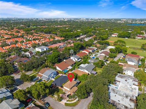 Tiny photo for 2801 N 38th Ave, Hollywood, FL 33021 (MLS # A12077188)