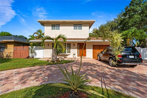 Tiny photo for 2801 N 38th Ave, Hollywood, FL 33021 (MLS # A12077188)