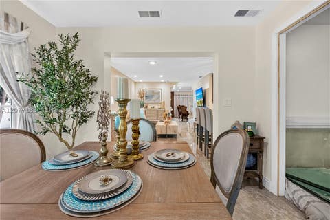 Tiny photo for 2801 N 38th Ave, Hollywood, FL 33021 (MLS # A12077188)