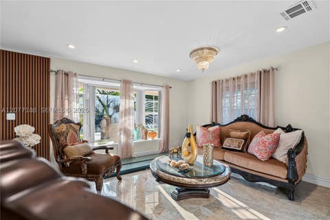 Tiny photo for 2801 N 38th Ave, Hollywood, FL 33021 (MLS # A12077188)
