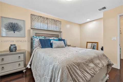 Tiny photo for 2801 N 38th Ave, Hollywood, FL 33021 (MLS # A12077188)