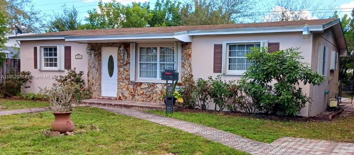 7030 Tyler St, Hollywood, Broward County, Florida - 3 Bedrooms  
2 Bathrooms - 