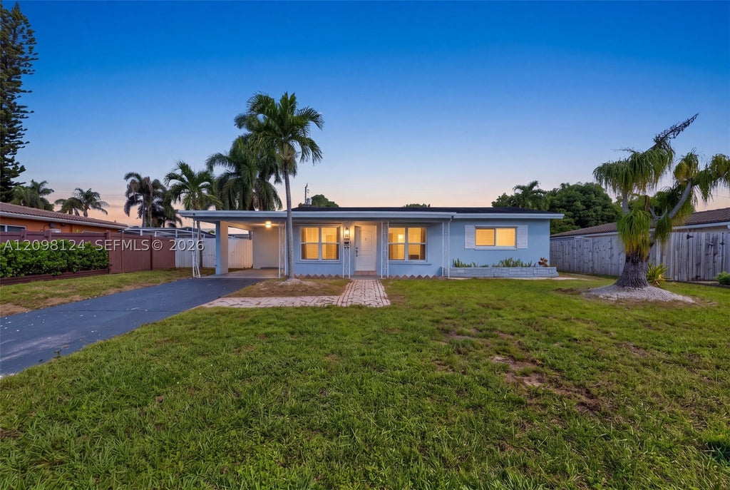 Photo of 1301 NW 45th St, Fort Lauderdale, FL 33309 (MLS # A12098124)