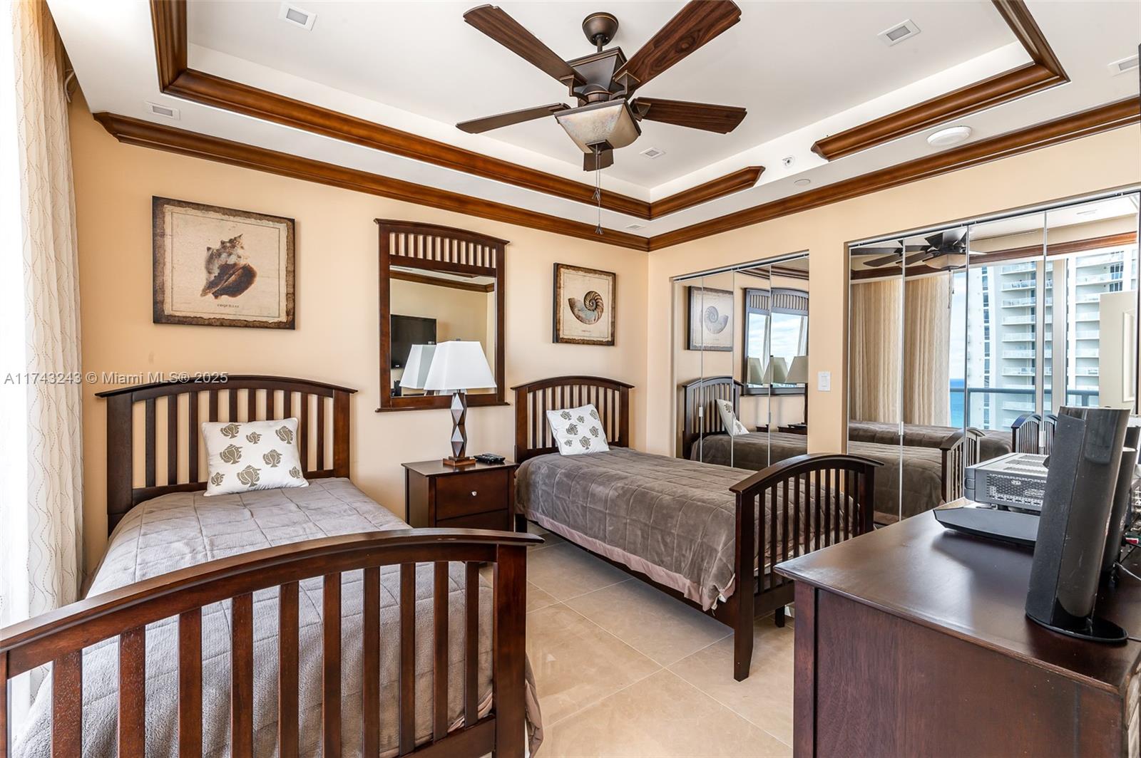 OCEANIA III CONDO - Residential