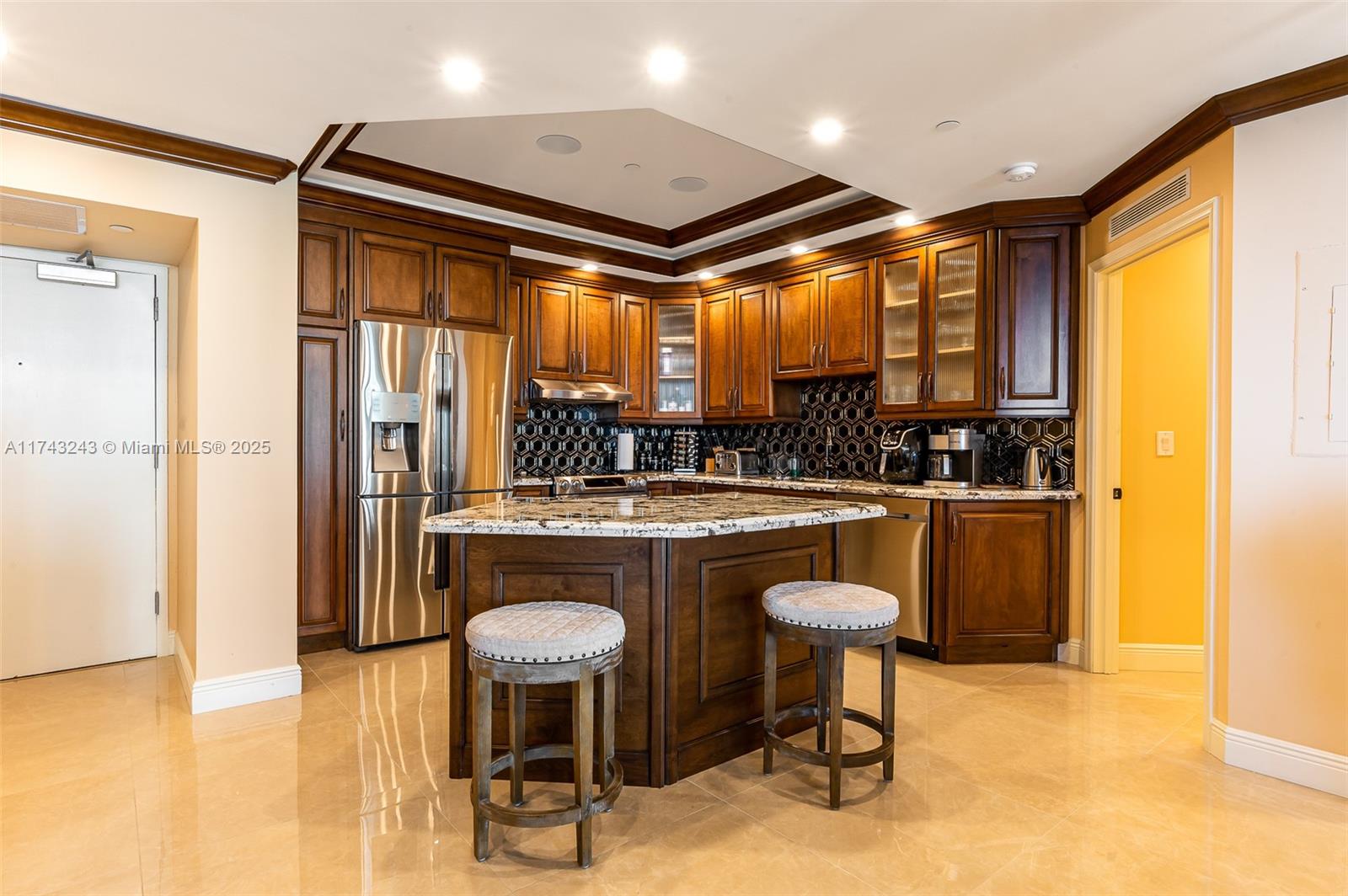 OCEANIA III CONDO - Residential