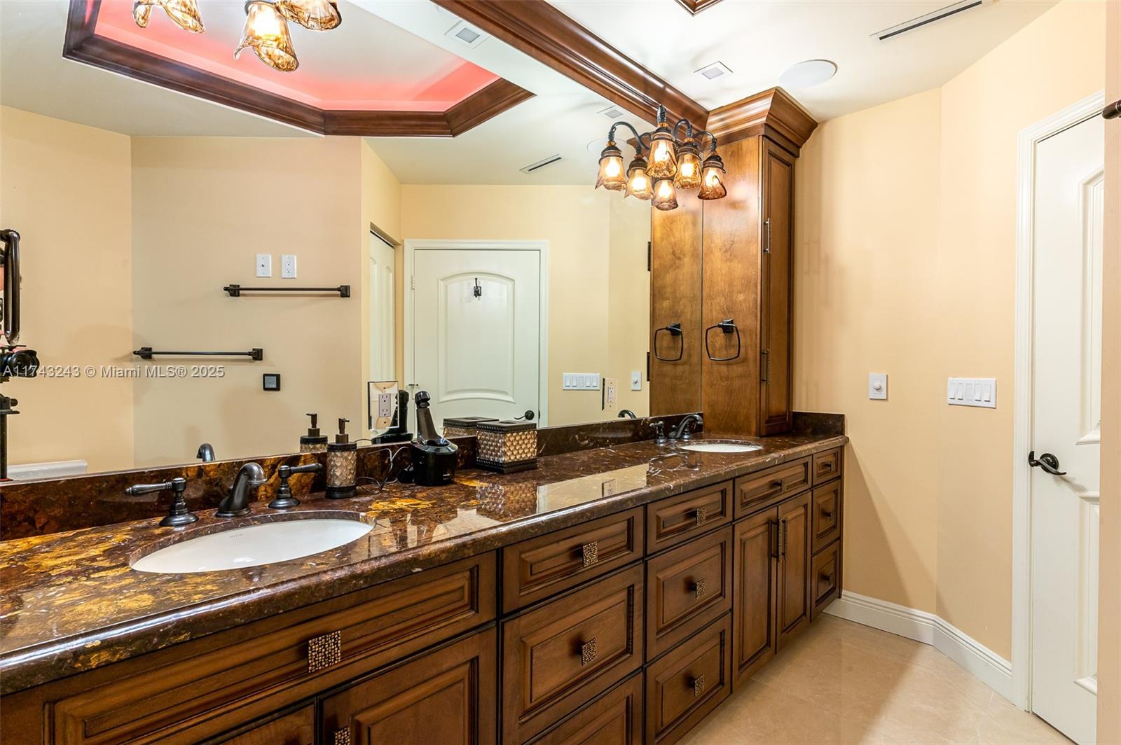 OCEANIA III CONDO - Residential