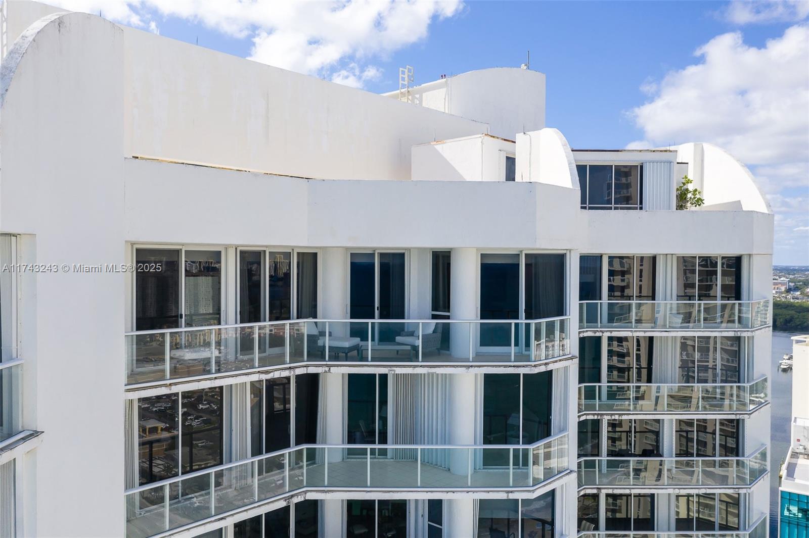 OCEANIA III CONDO - Residential