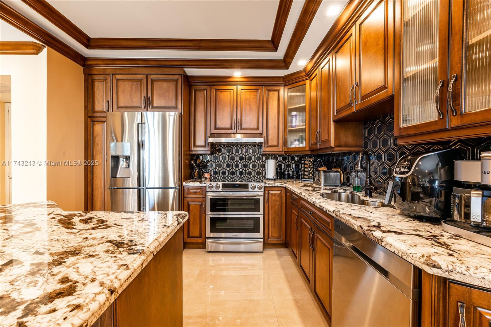 OCEANIA III CONDO - Residential