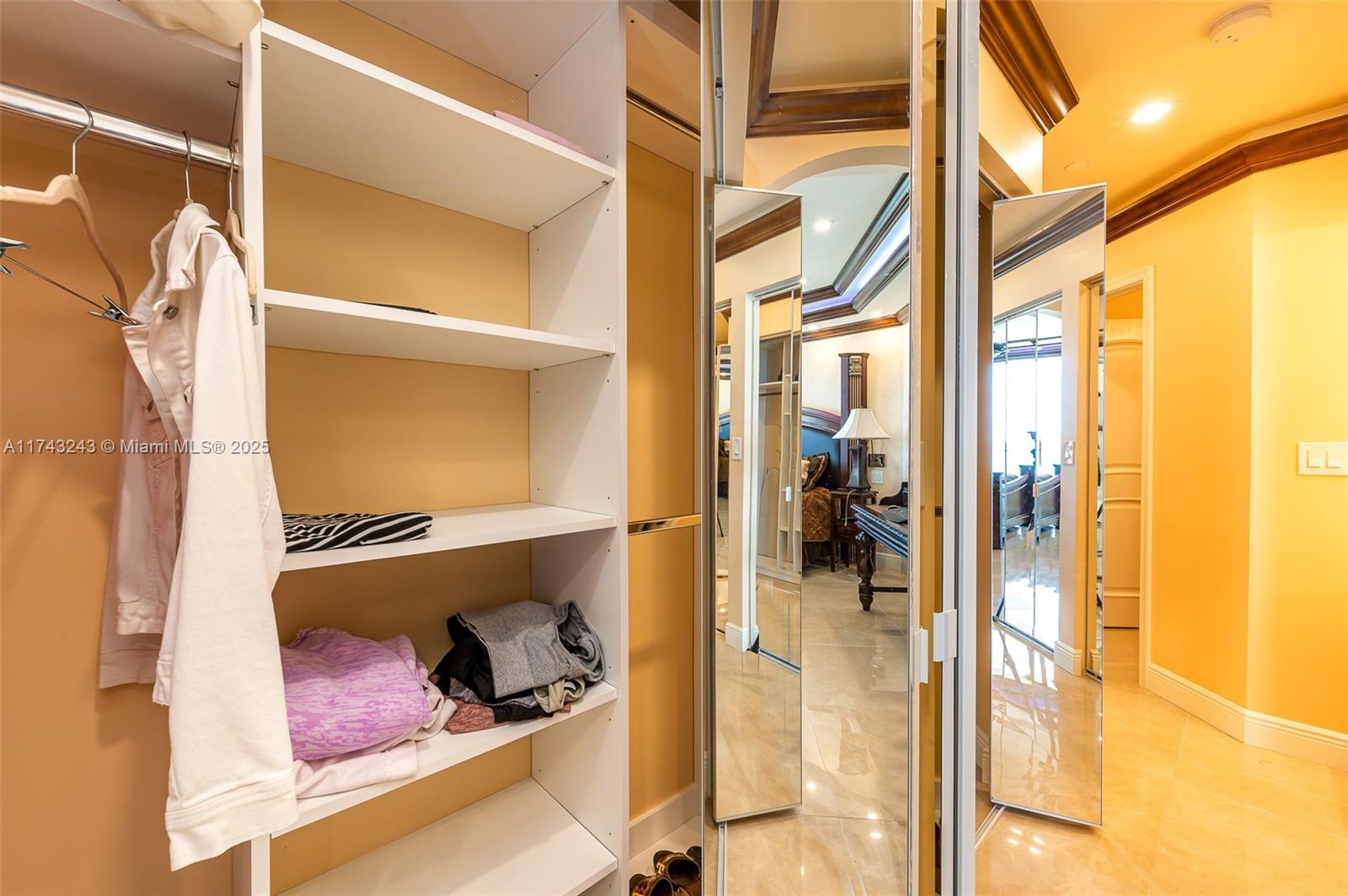 OCEANIA III CONDO - Residential