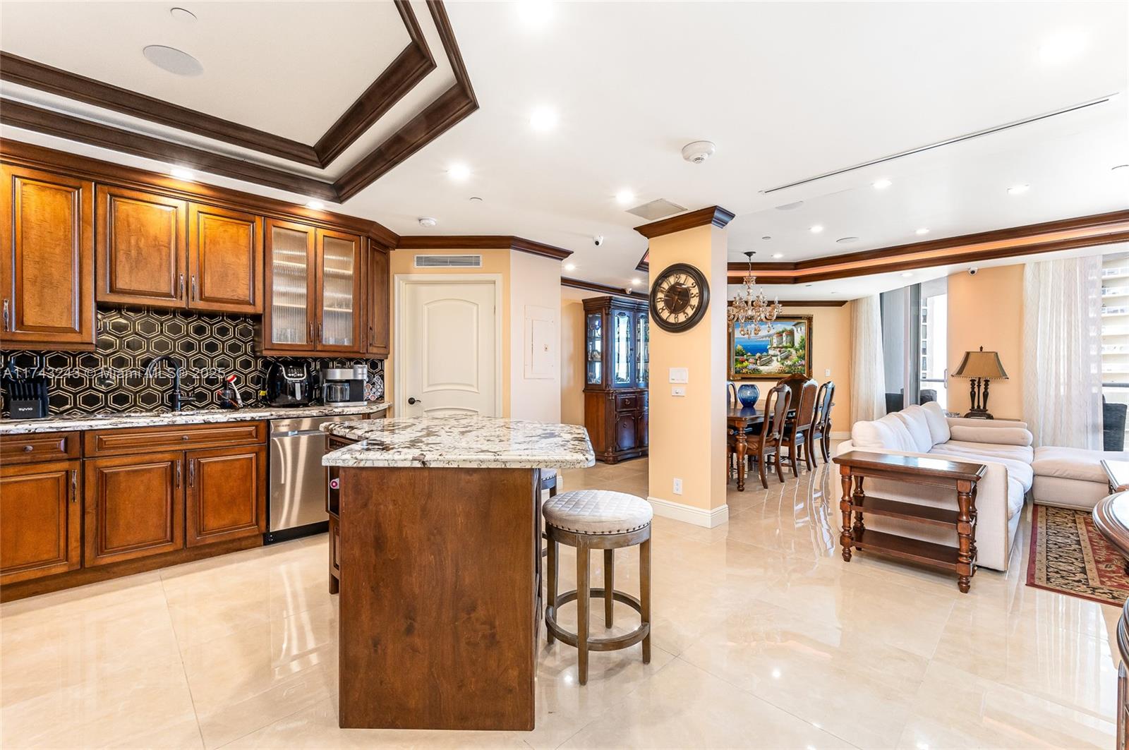 OCEANIA III CONDO - Residential