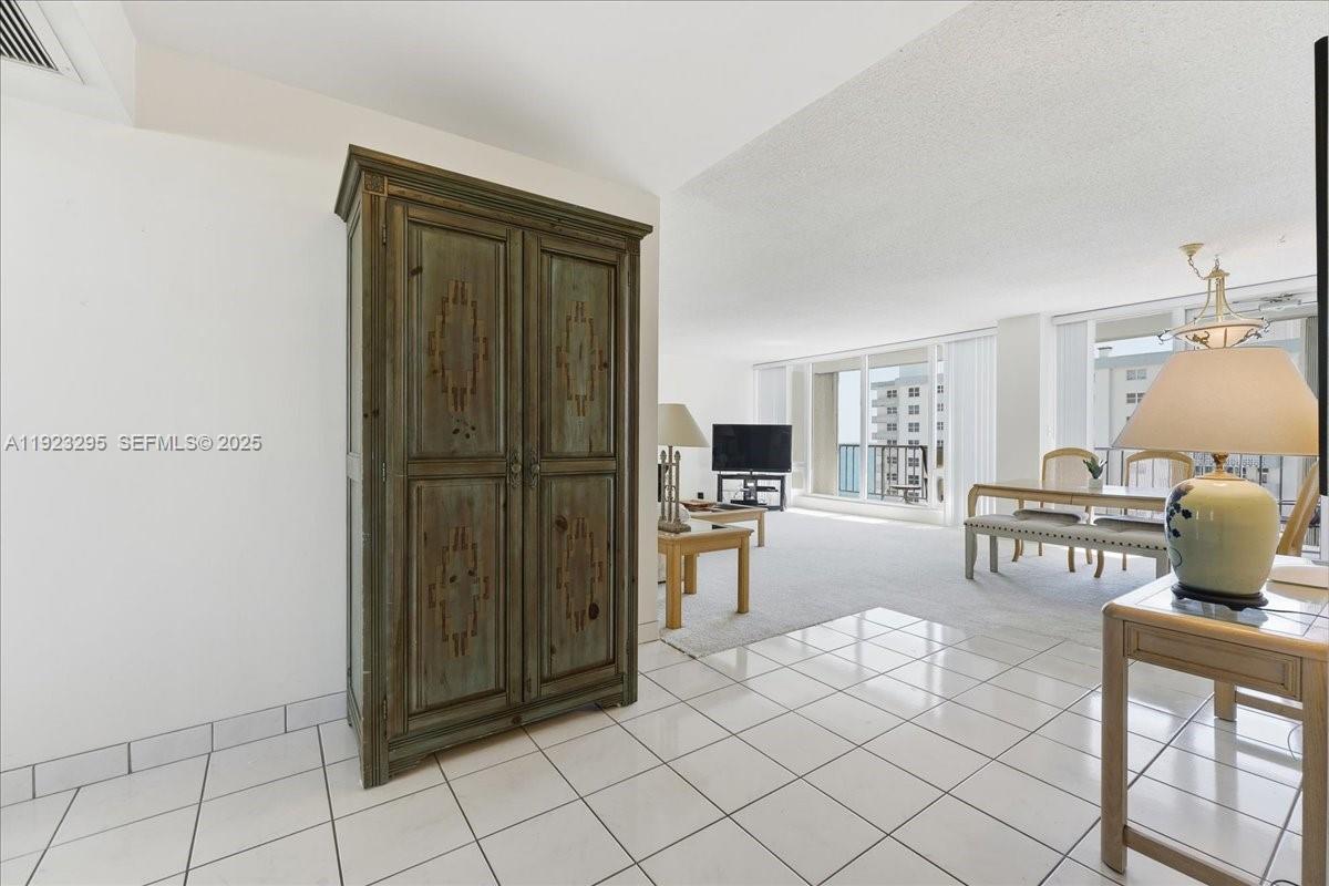 PLAZA SOUTH CONDO - Residential