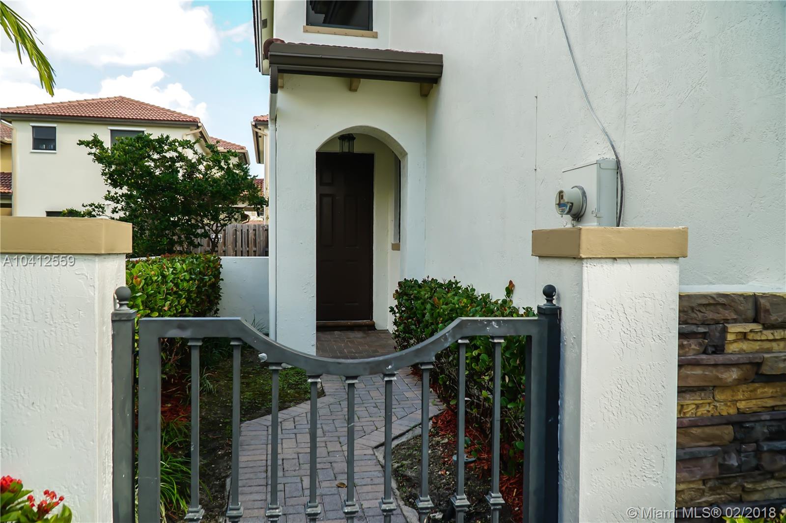 TRELLIS AT BAYSHORE - Residential