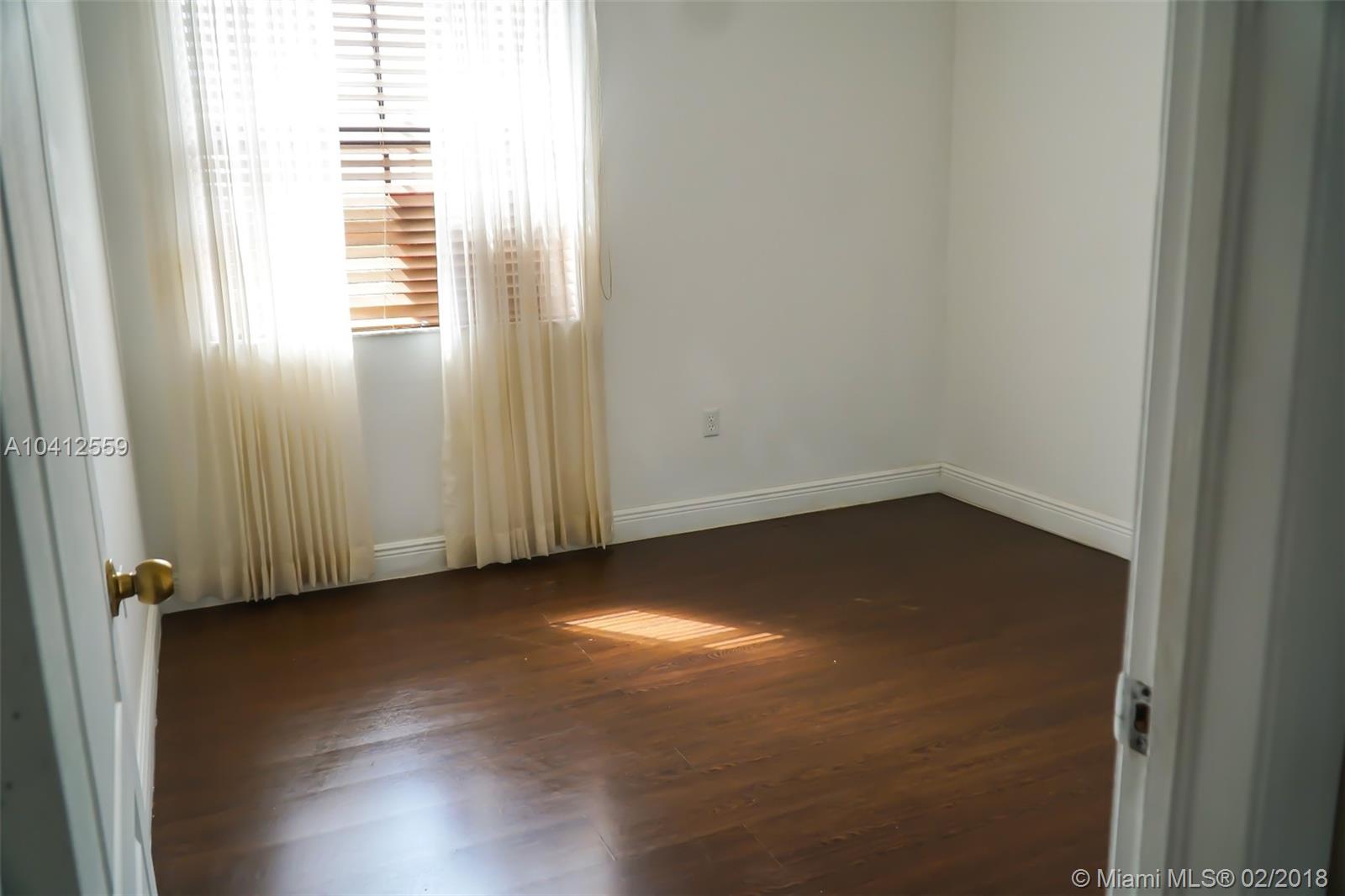 TRELLIS AT BAYSHORE - Residential