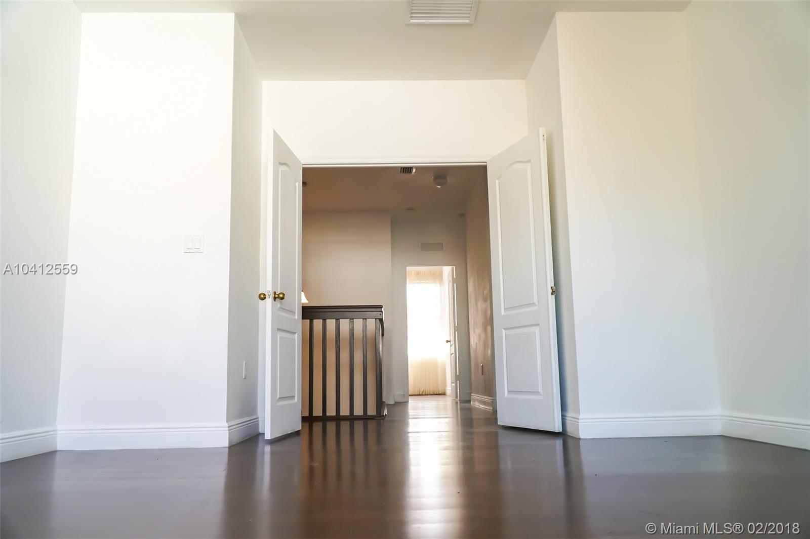 TRELLIS AT BAYSHORE - Residential