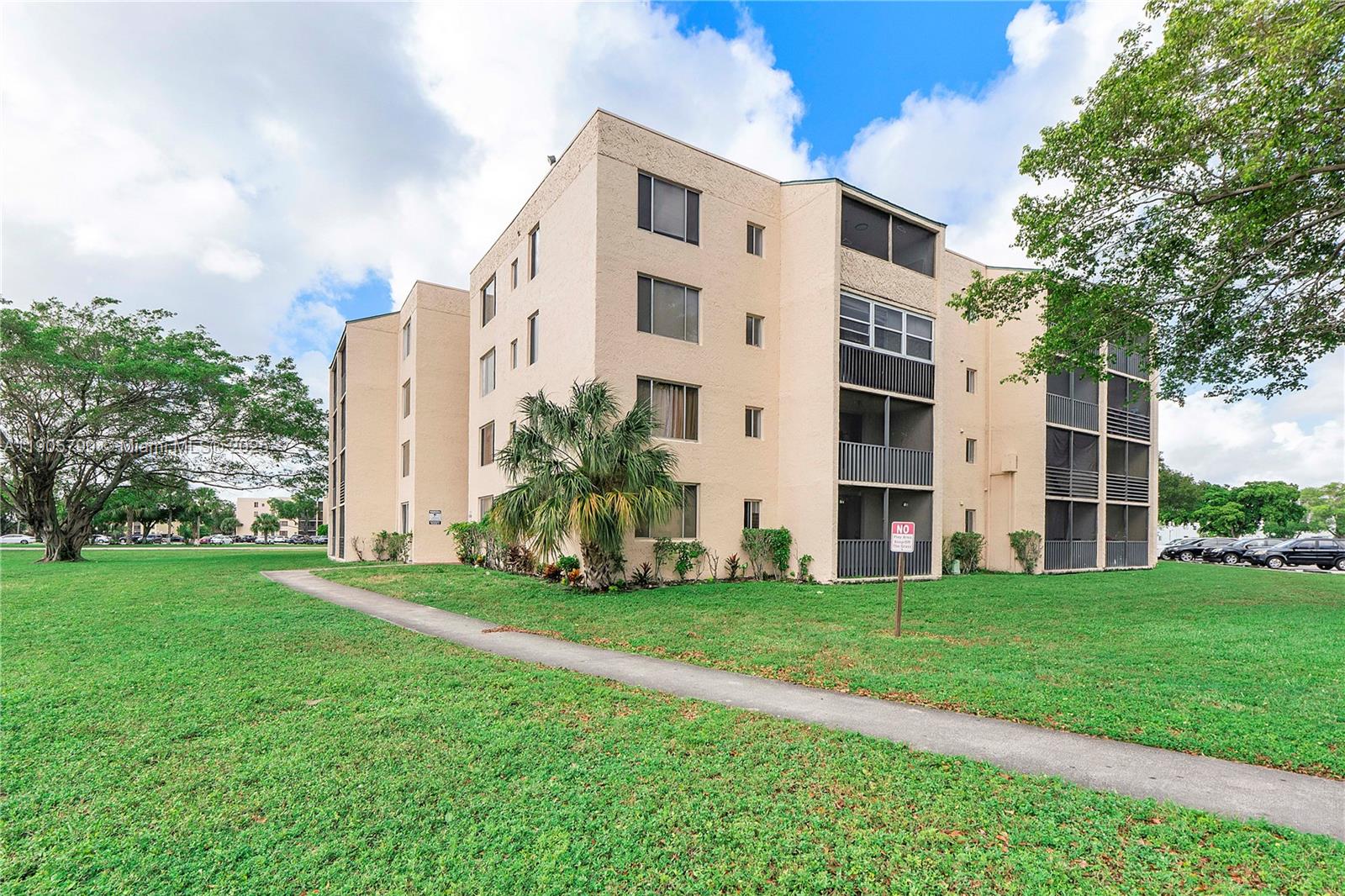 SOMERSET LAKES CONDO - Residential Lease