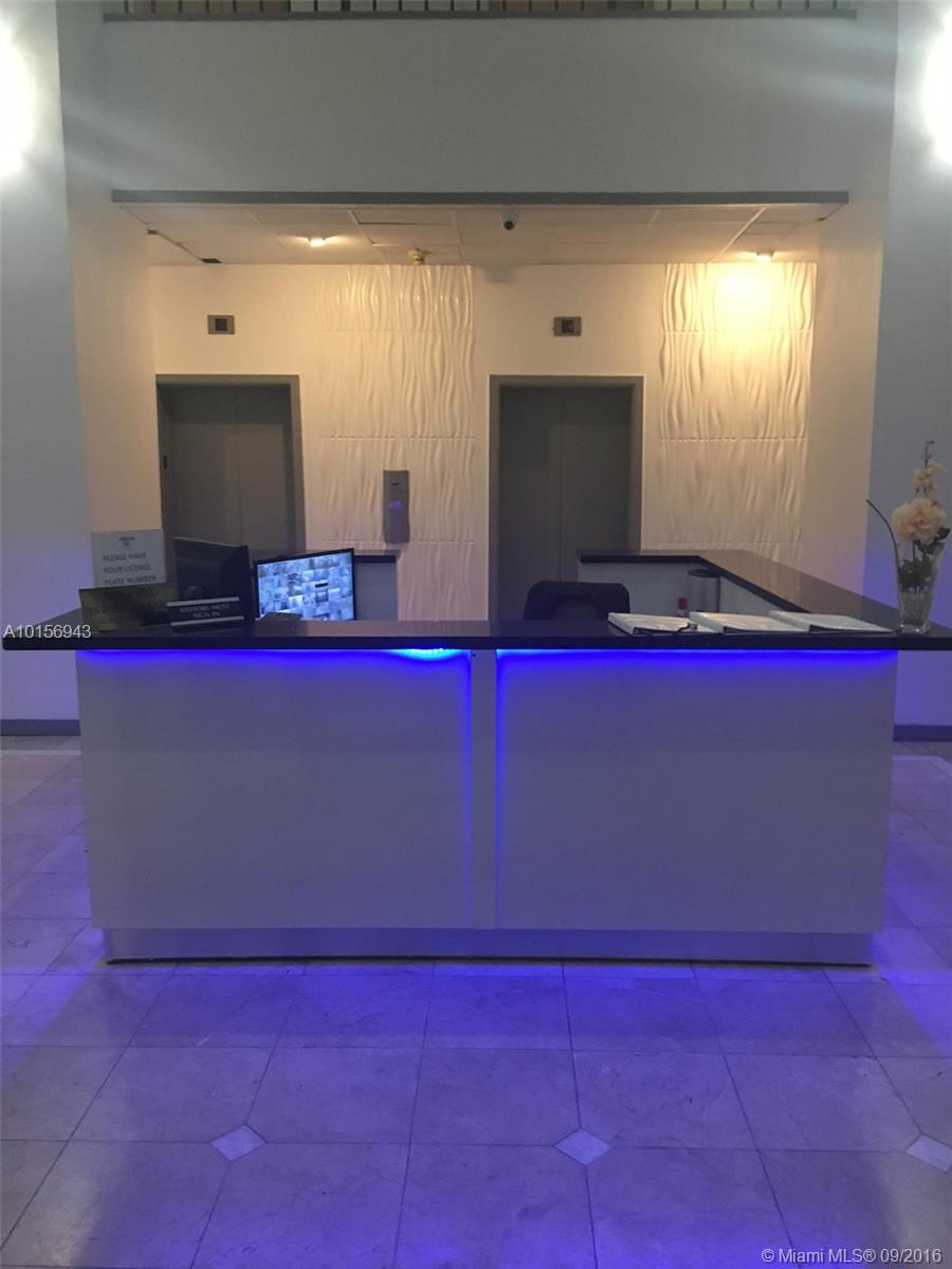 AVAILABLE NOW!!! 1 Bed 1.5 Baths HIGHLY DESIRABLE SPACIOUS AND BRIGHT APARTMENT. NICE BALCONY W/ BEAUTIFUL VIEWS TO THE PARK. WALKING DISTANCE TO FLORIDA INTERNATIONAL UNIVERSITY BISCAYNE BAY CAMPUS AND JOHNSON AND WALES UNIVERSITY.
1 Assigned Parking Space, with a 2nd Assigned Parking Space available.
IDEAL LOCATION IN GREAT BUILDING.
**AVAILABLE FOR IMMEDIATE OCCUPANCY. VERY EASY TO SHOW**
Call listing agent