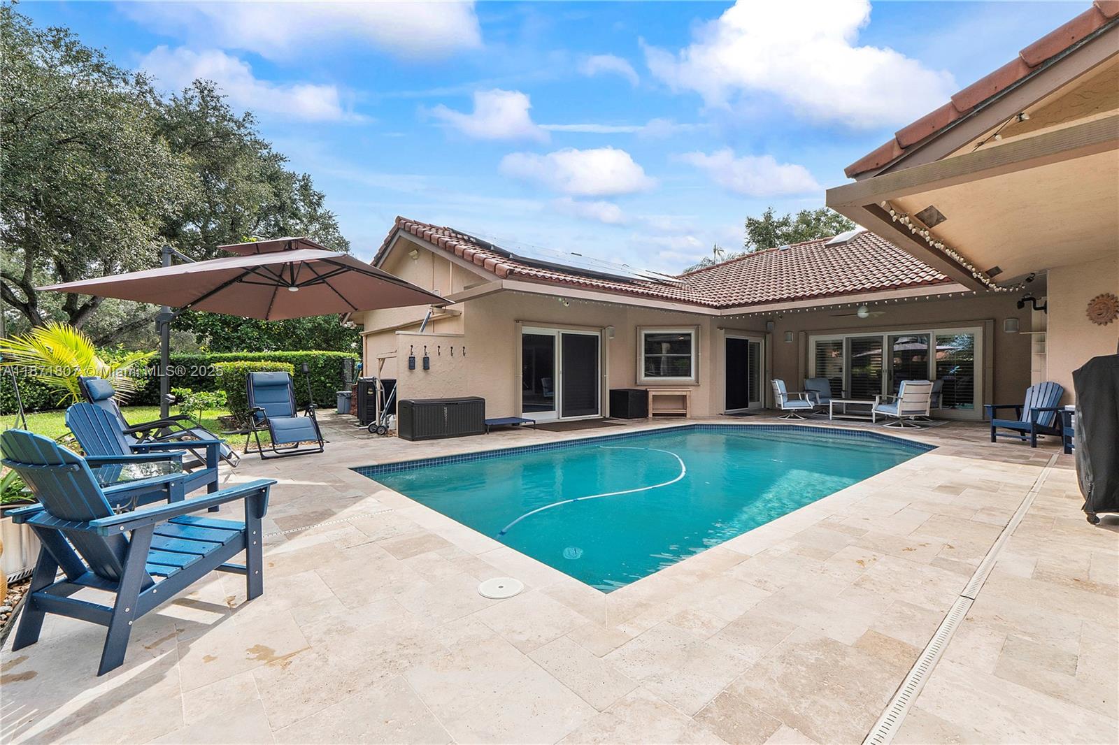 PINE RIDGE - Residential