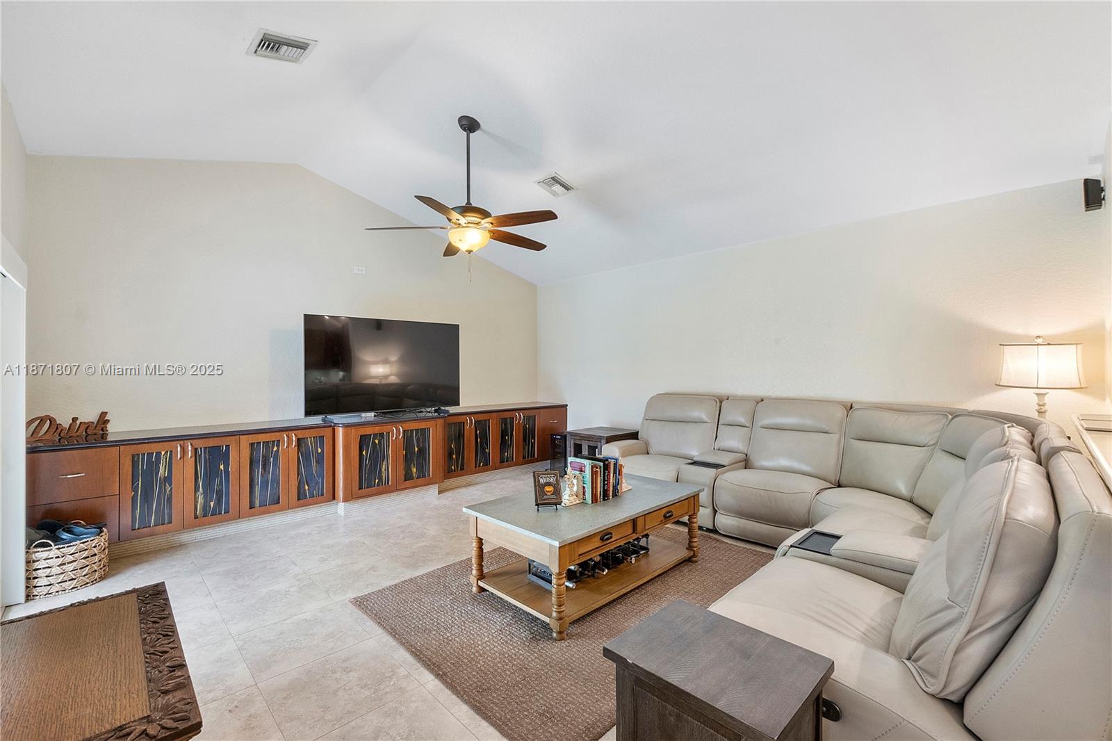 PINE RIDGE - Residential