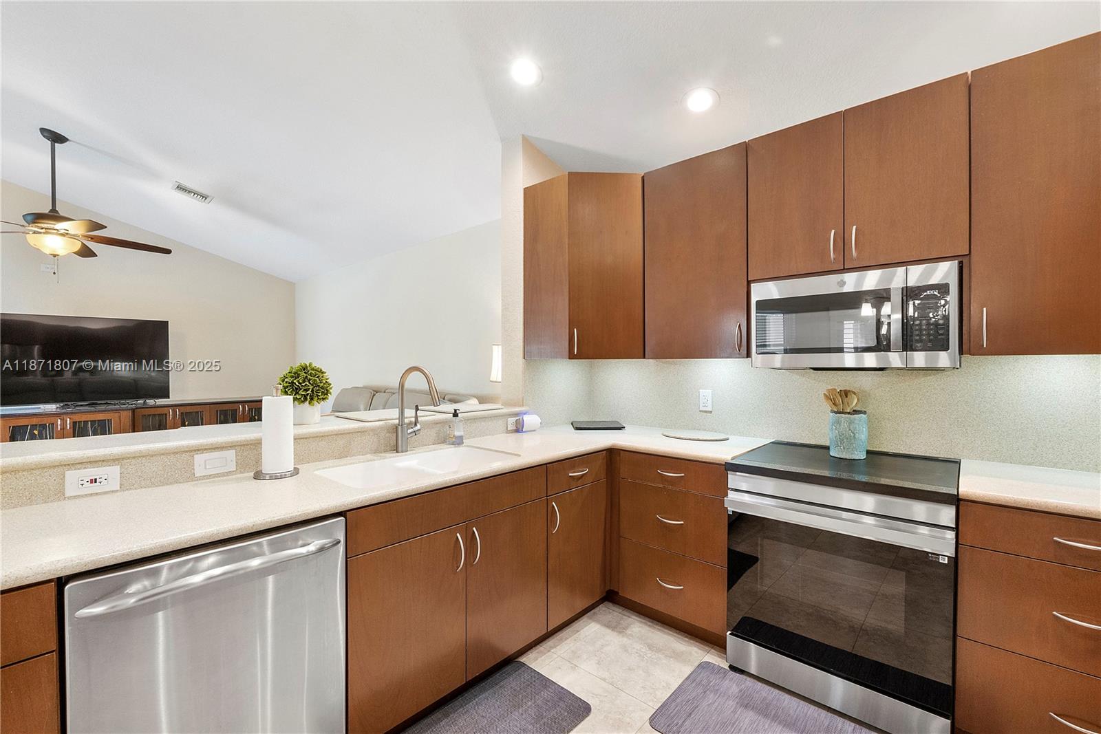 PINE RIDGE - Residential