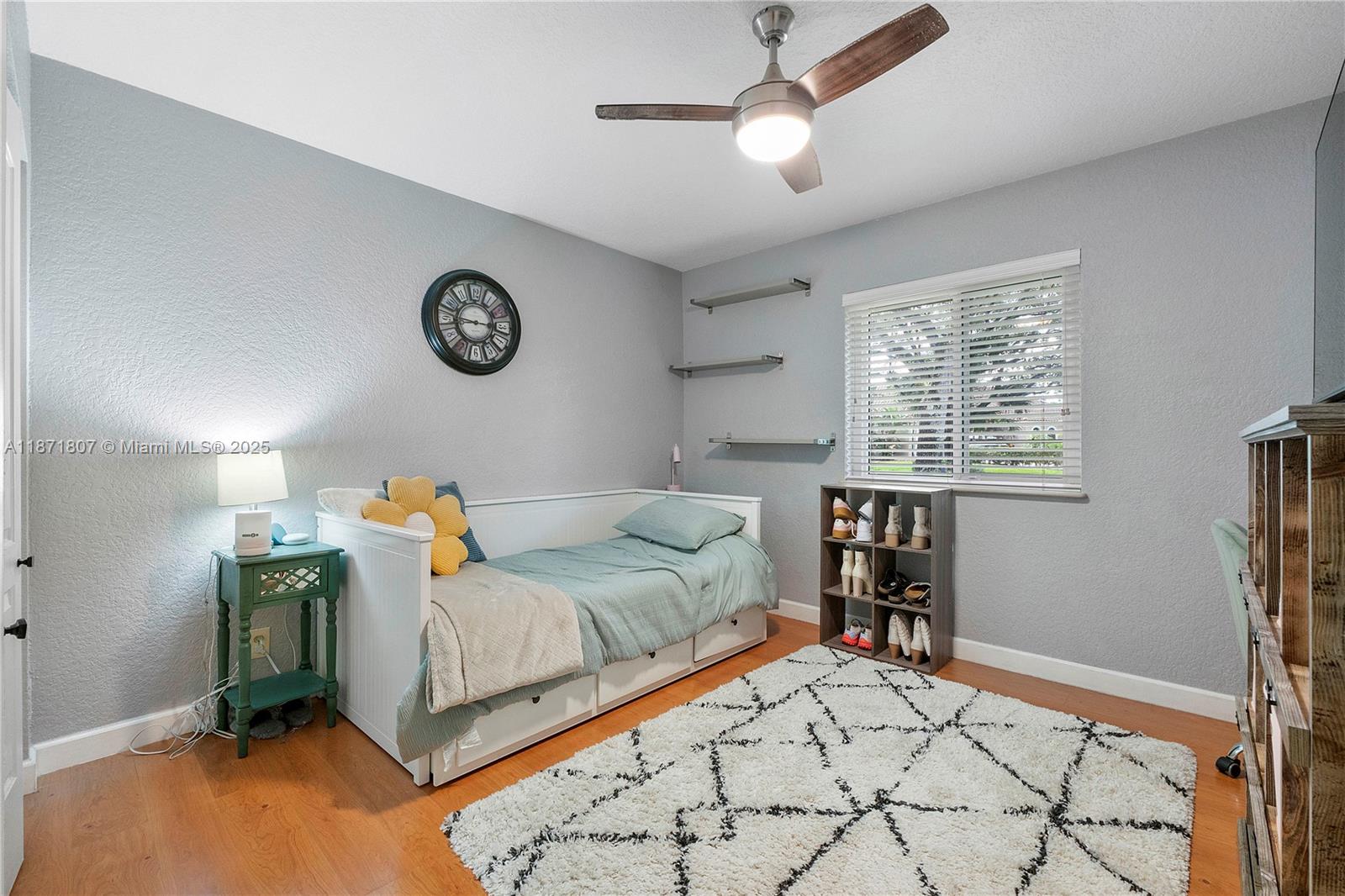 PINE RIDGE - Residential