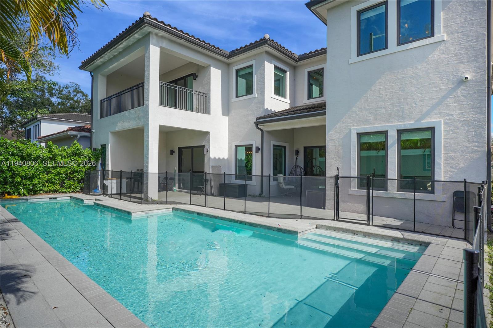 5635 Brookfield Cir w