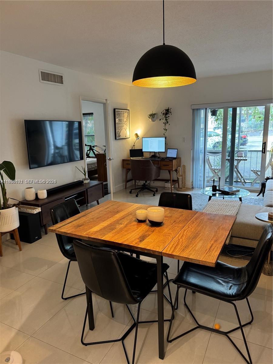 VICTORIA PALMS CONDO - Residential Lease