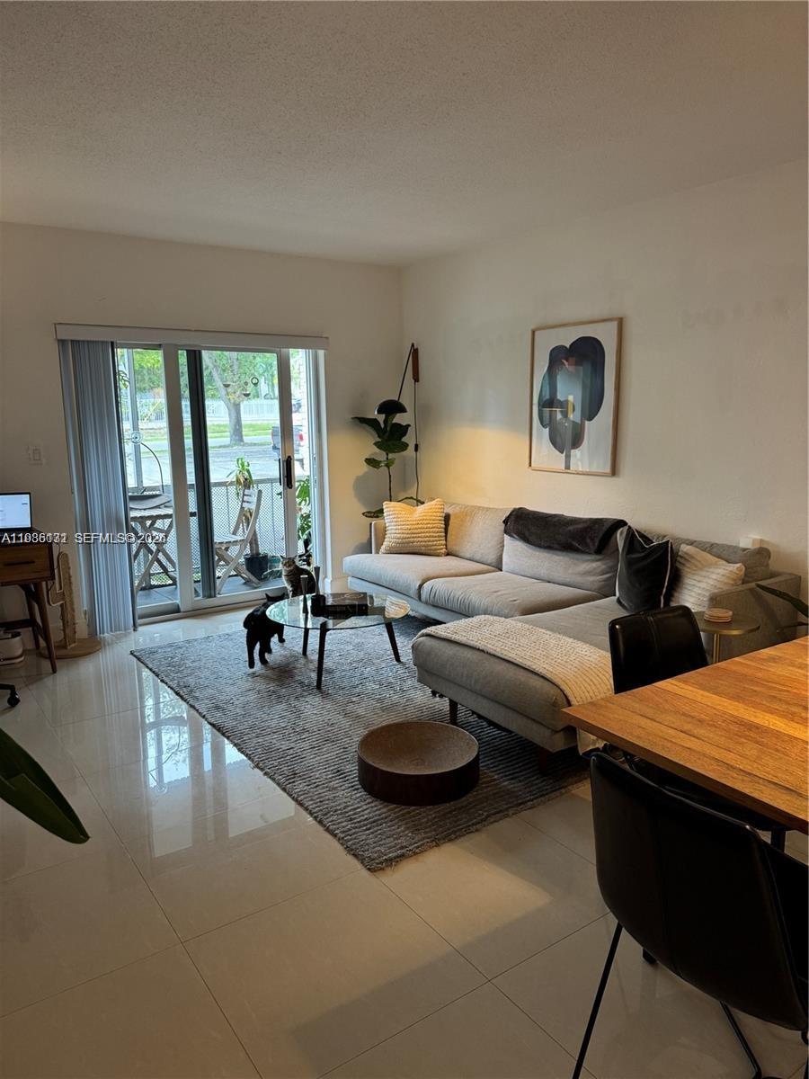 VICTORIA PALMS CONDO - Residential Lease