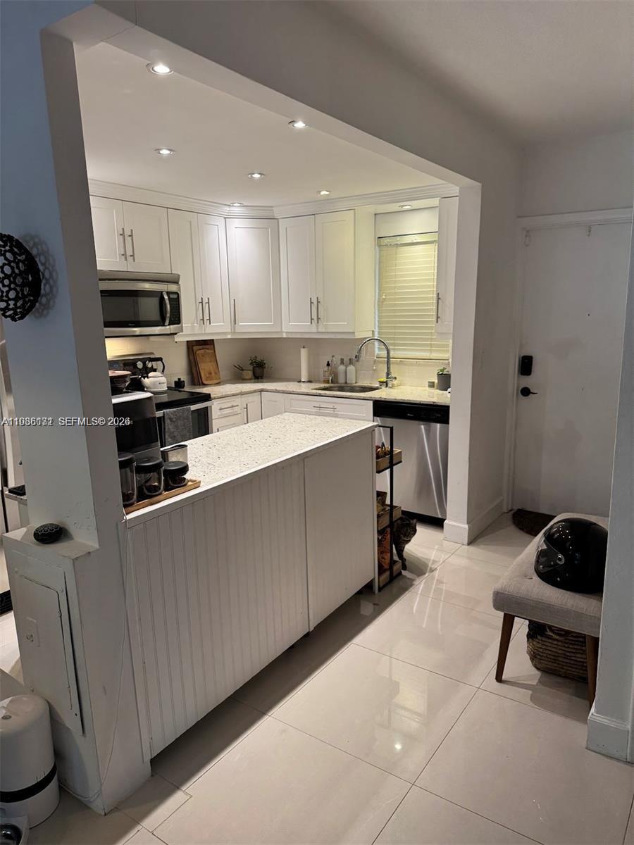 VICTORIA PALMS CONDO - Residential Lease