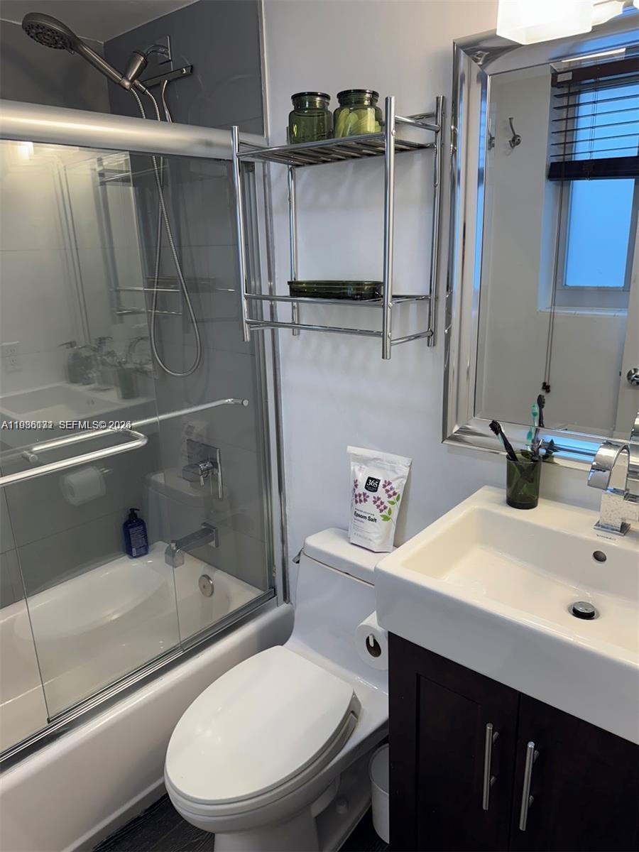 VICTORIA PALMS CONDO - Residential Lease