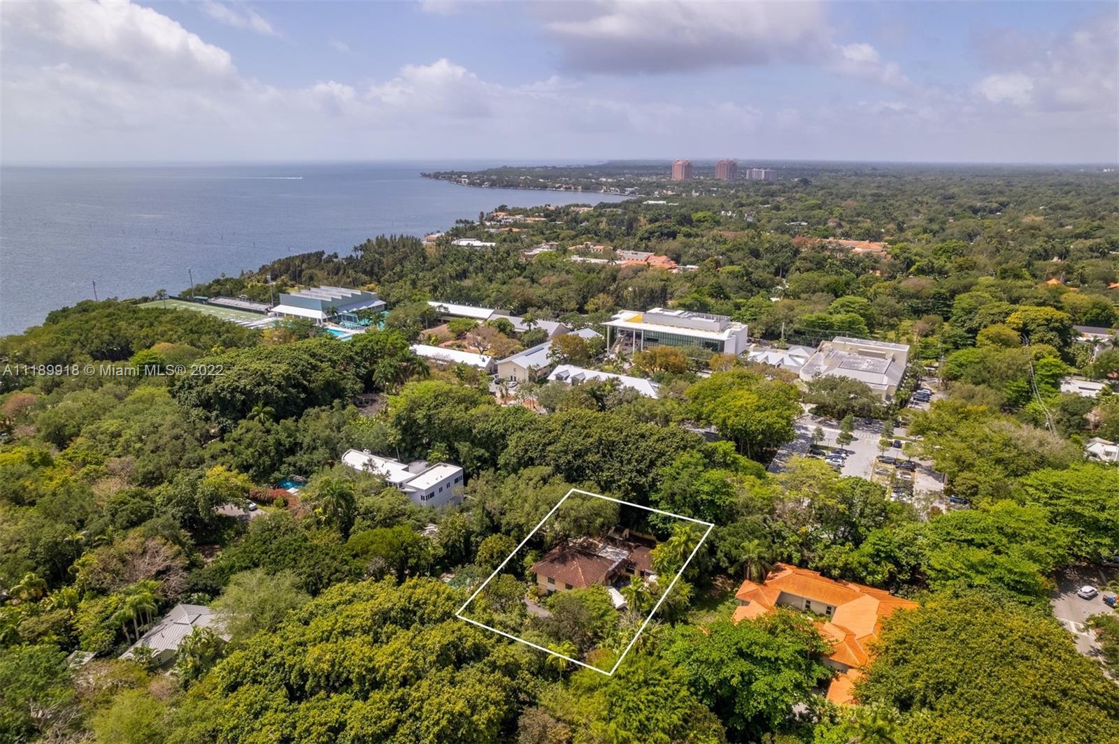 CAMP BISCAYNE - Residential