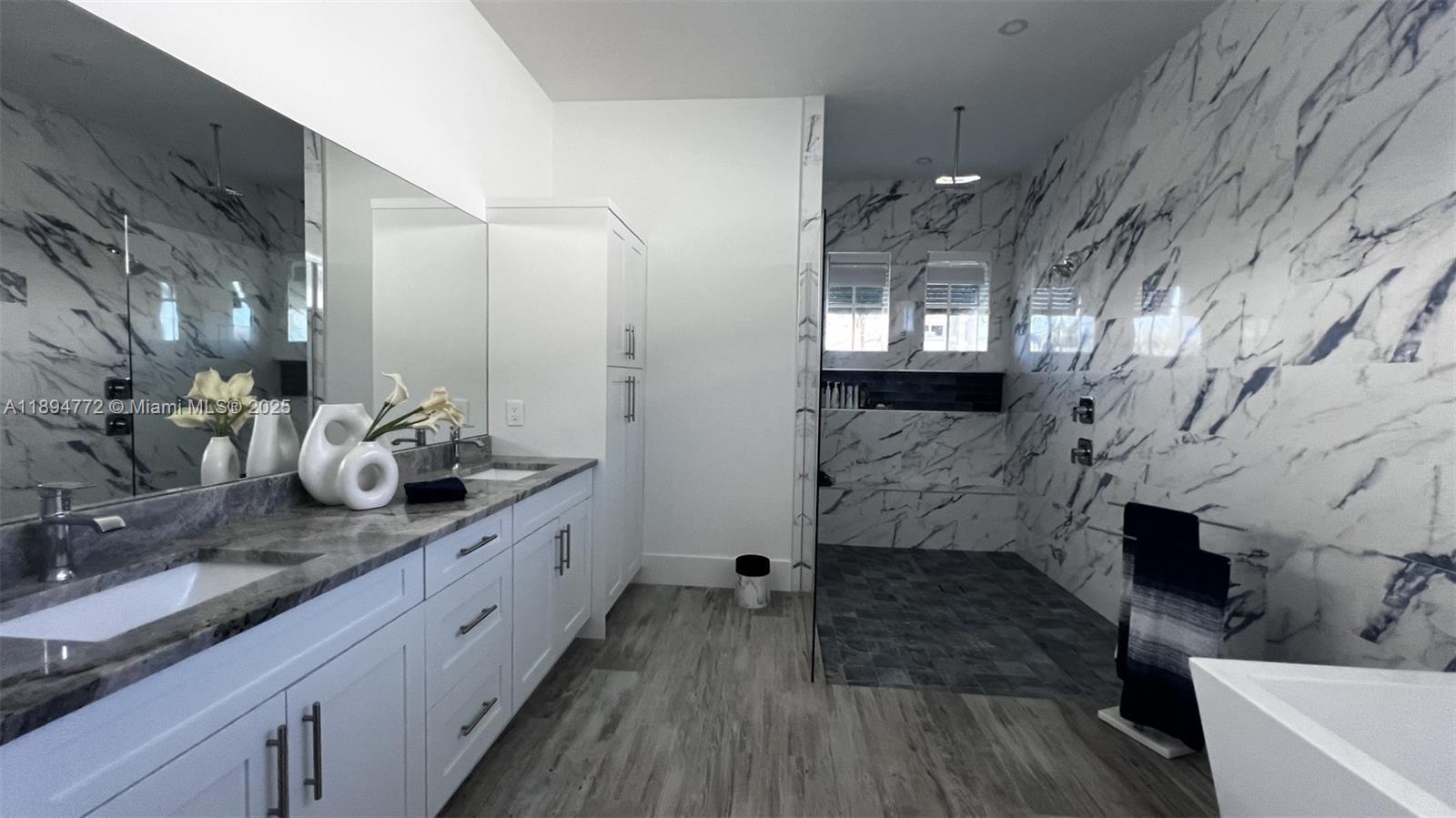 774900 - MARCO BEACH UNIT - Residential