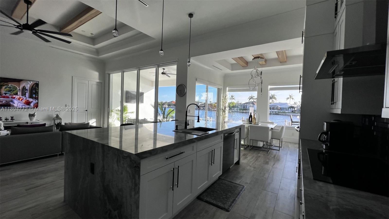 774900 - MARCO BEACH UNIT - Residential