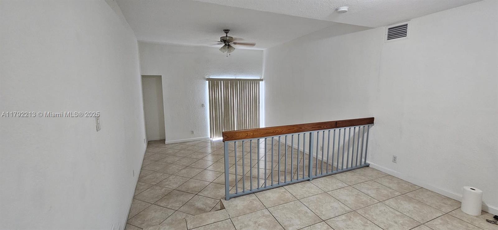 2542 Riverside Dr 214
