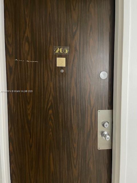 GOLDEN GATE APARTMENTS CO - Residential Lease