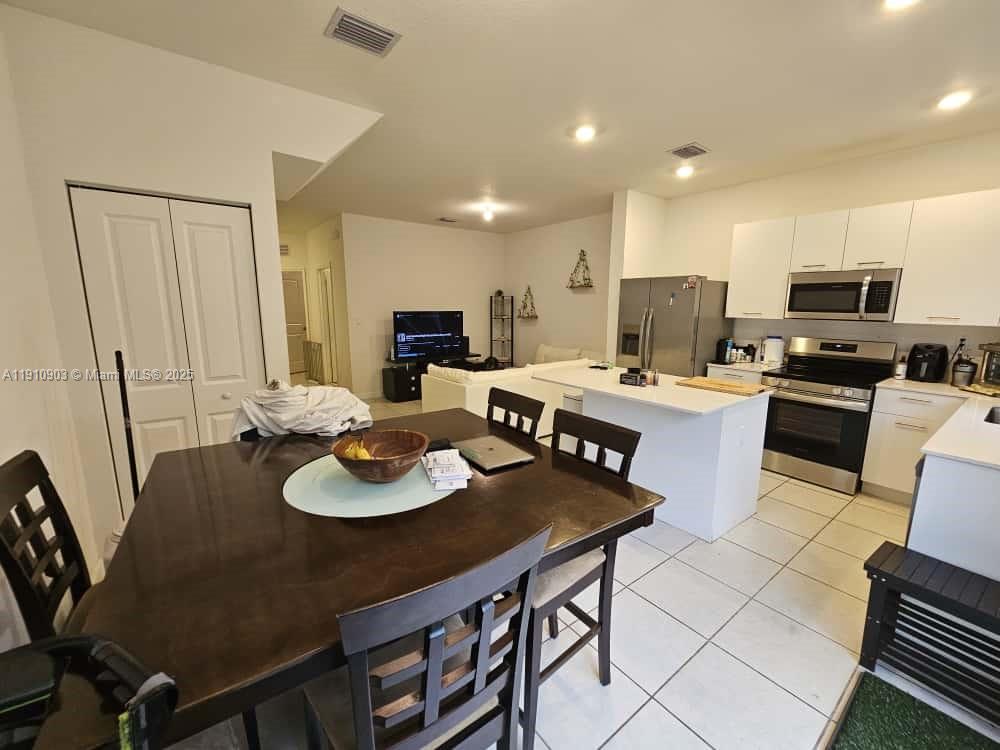 GOLF PARK SEC 1 - Residential Lease