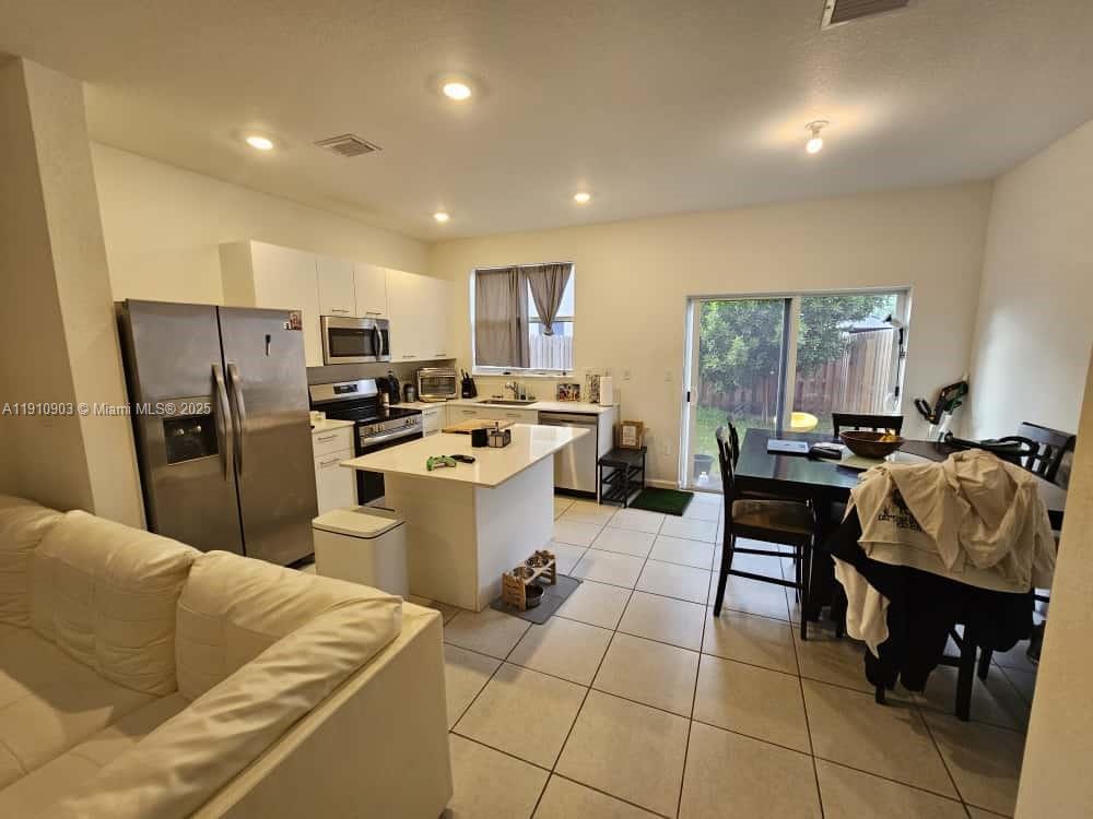 GOLF PARK SEC 1 - Residential Lease