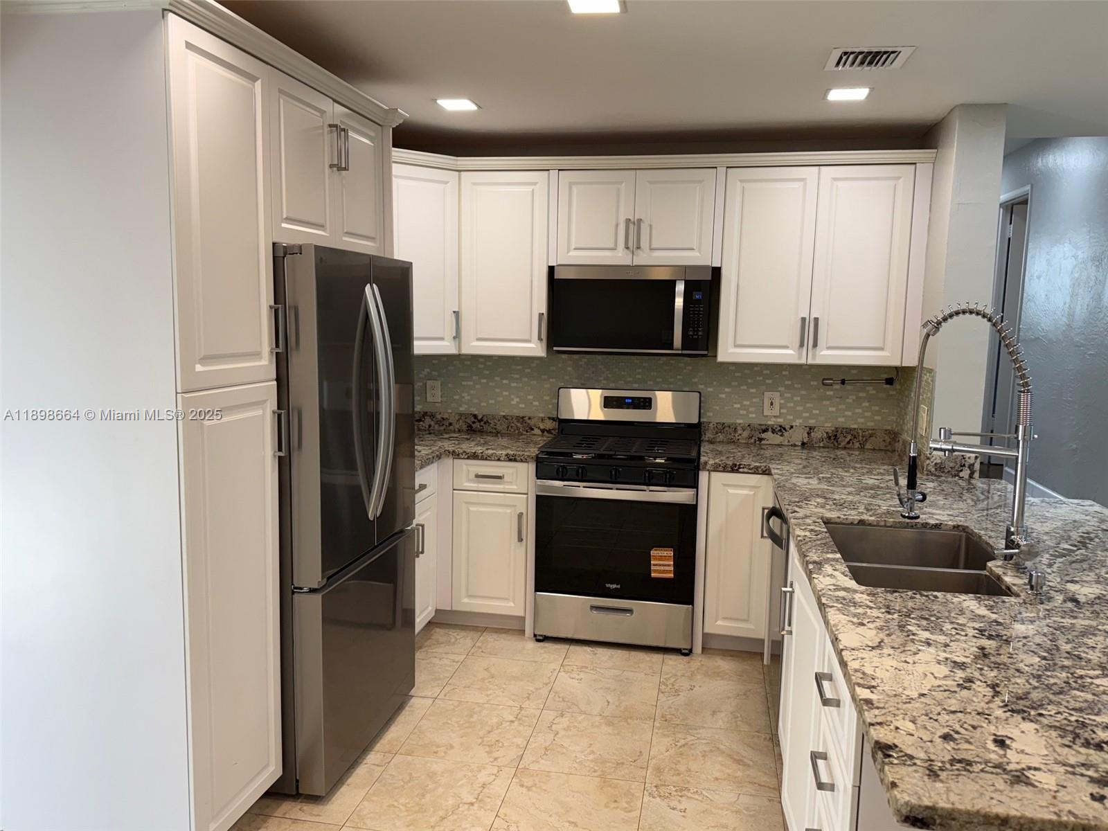 BROADVIEW PARK SEC 3 - Residential Lease