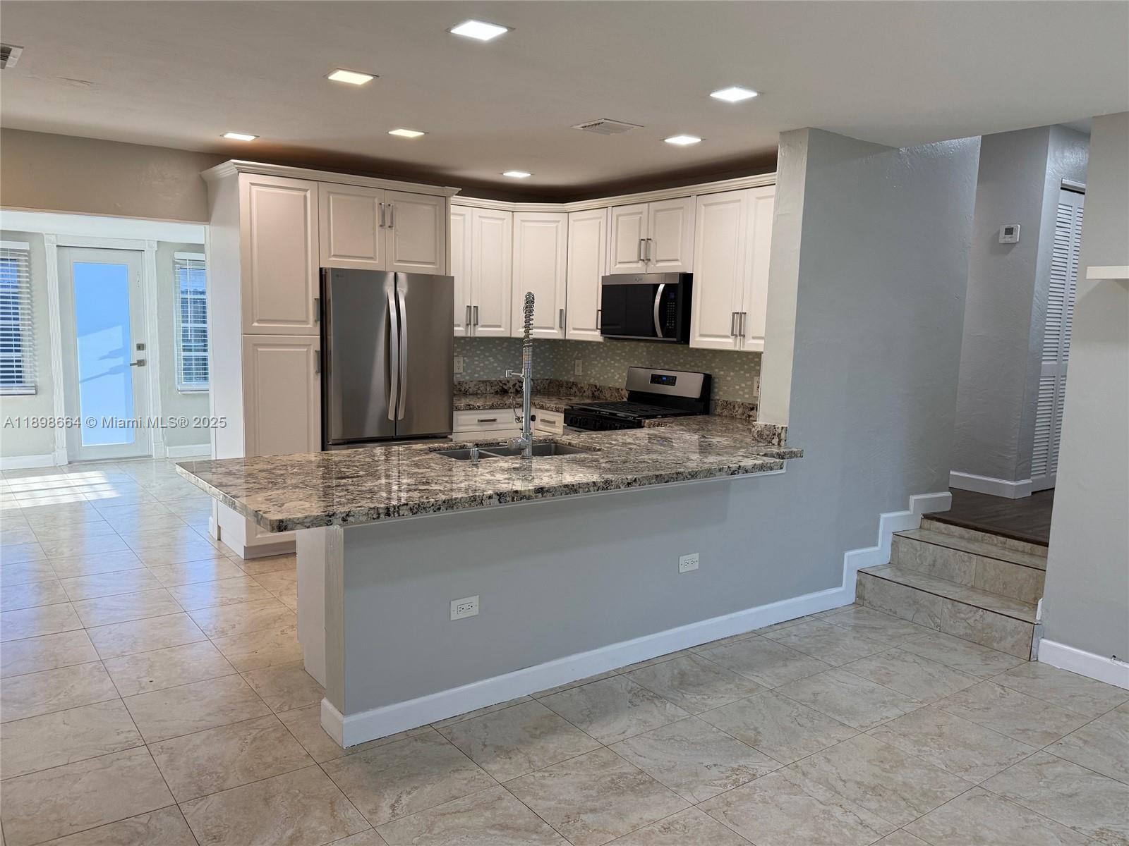 BROADVIEW PARK SEC 3 - Residential Lease