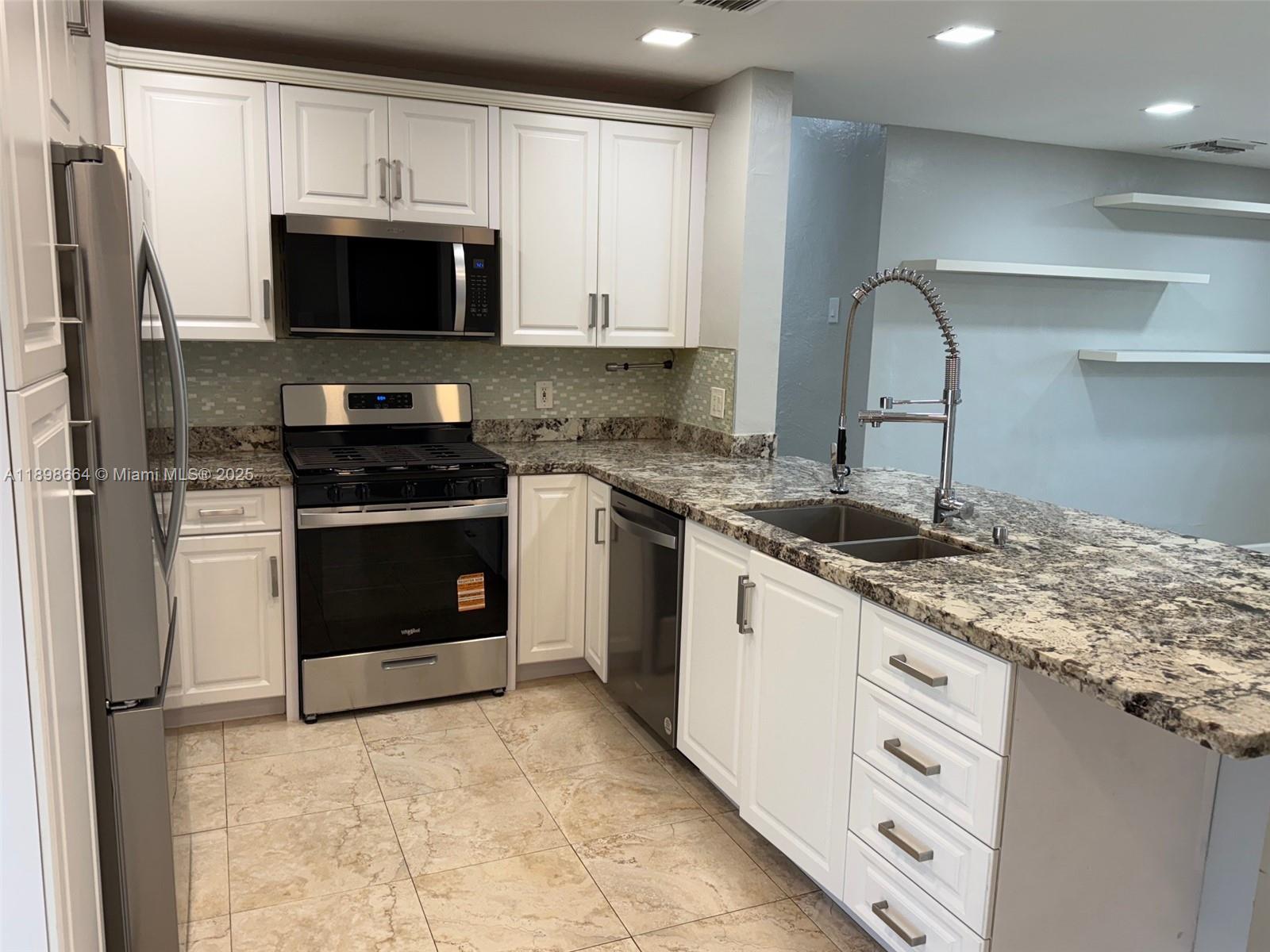 BROADVIEW PARK SEC 3 - Residential Lease