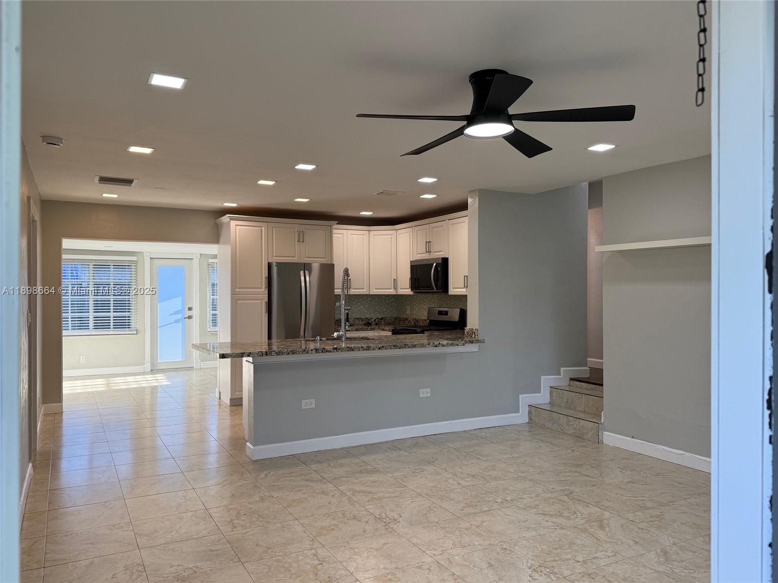 BROADVIEW PARK SEC 3 - Residential Lease