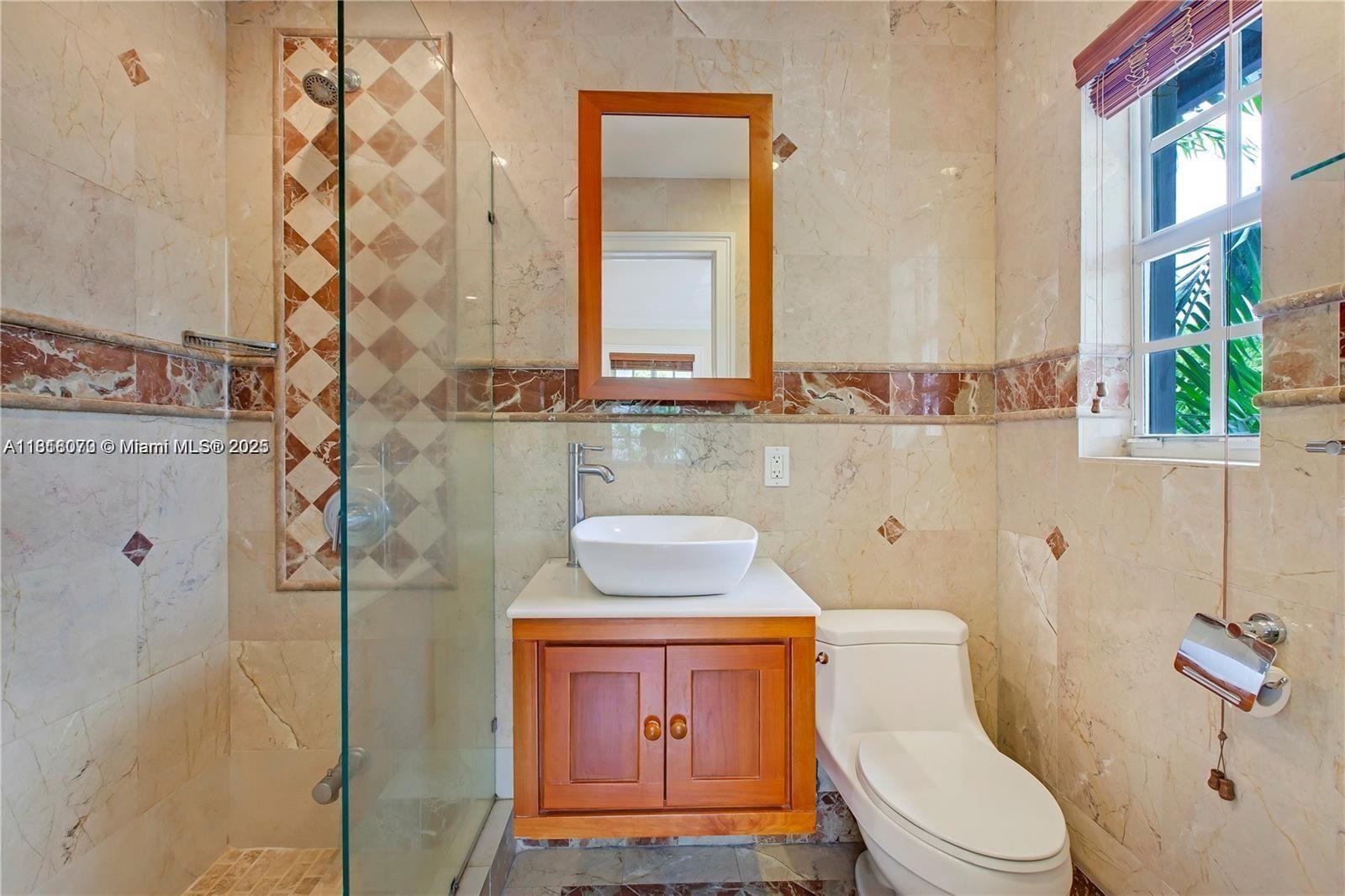 THE DARIA CONDO - Residential Lease