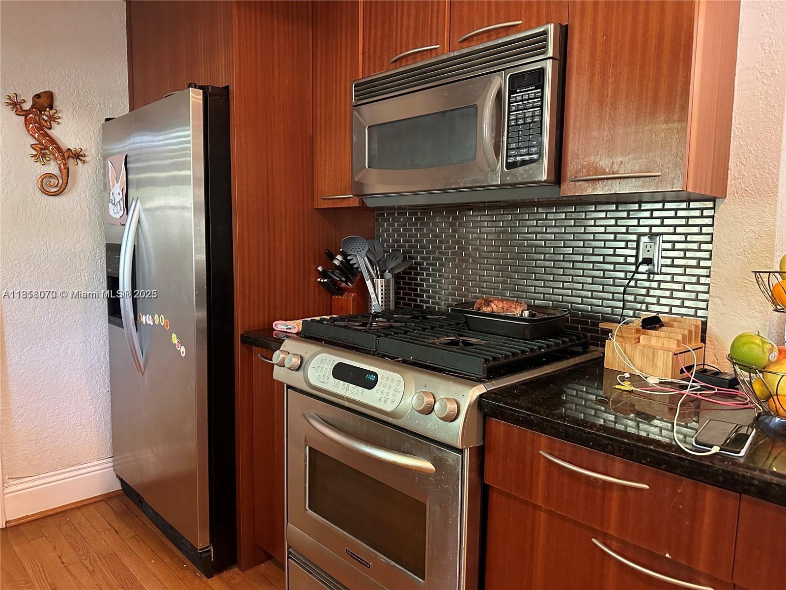 THE DARIA CONDO - Residential Lease