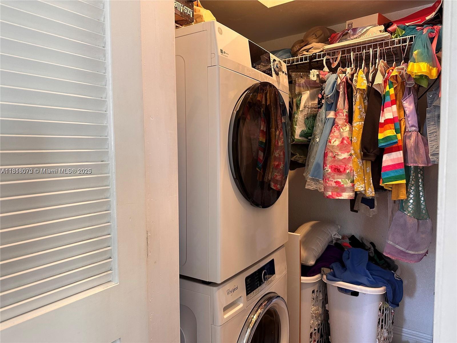 THE DARIA CONDO - Residential Lease