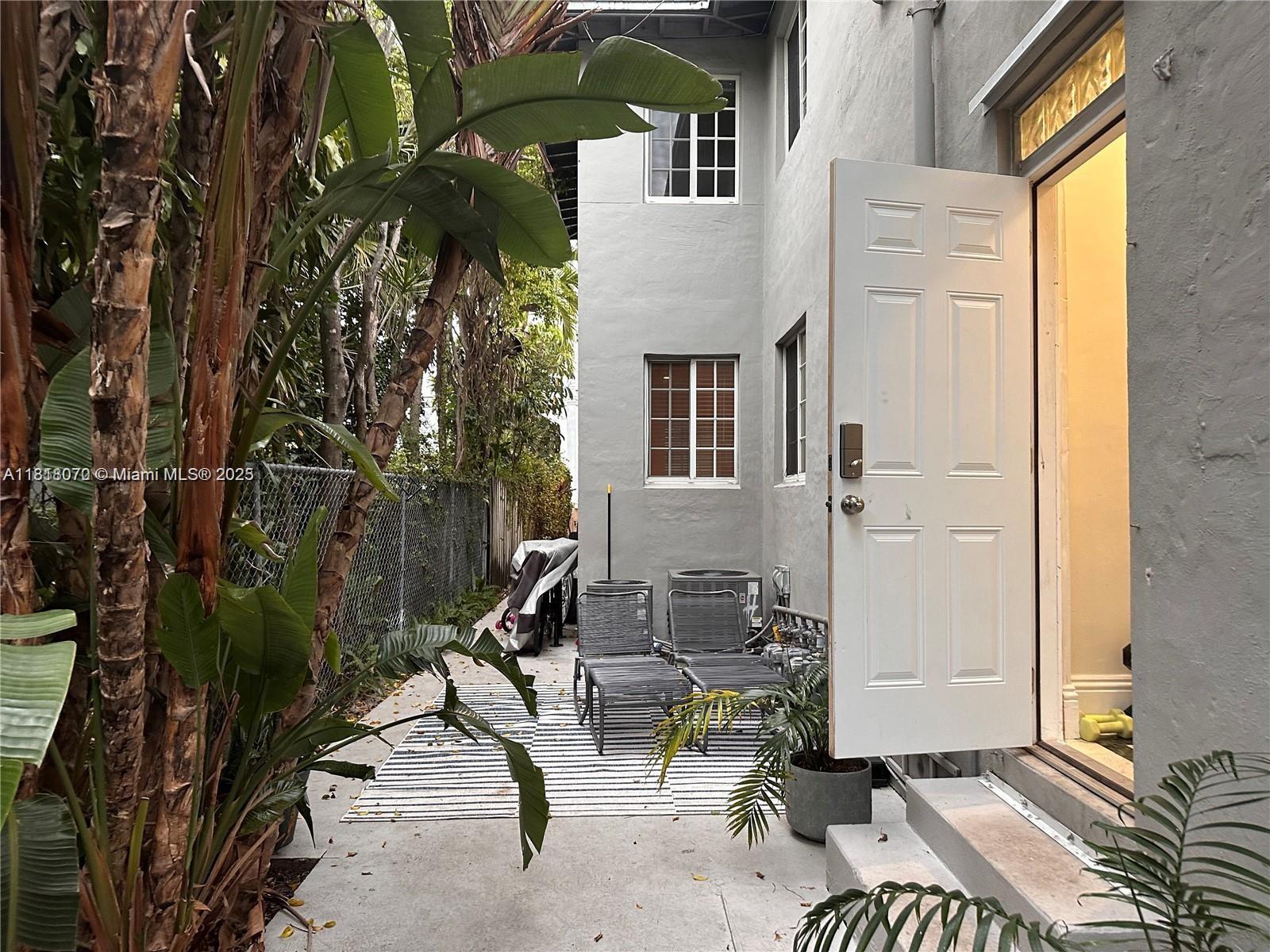 THE DARIA CONDO - Residential Lease