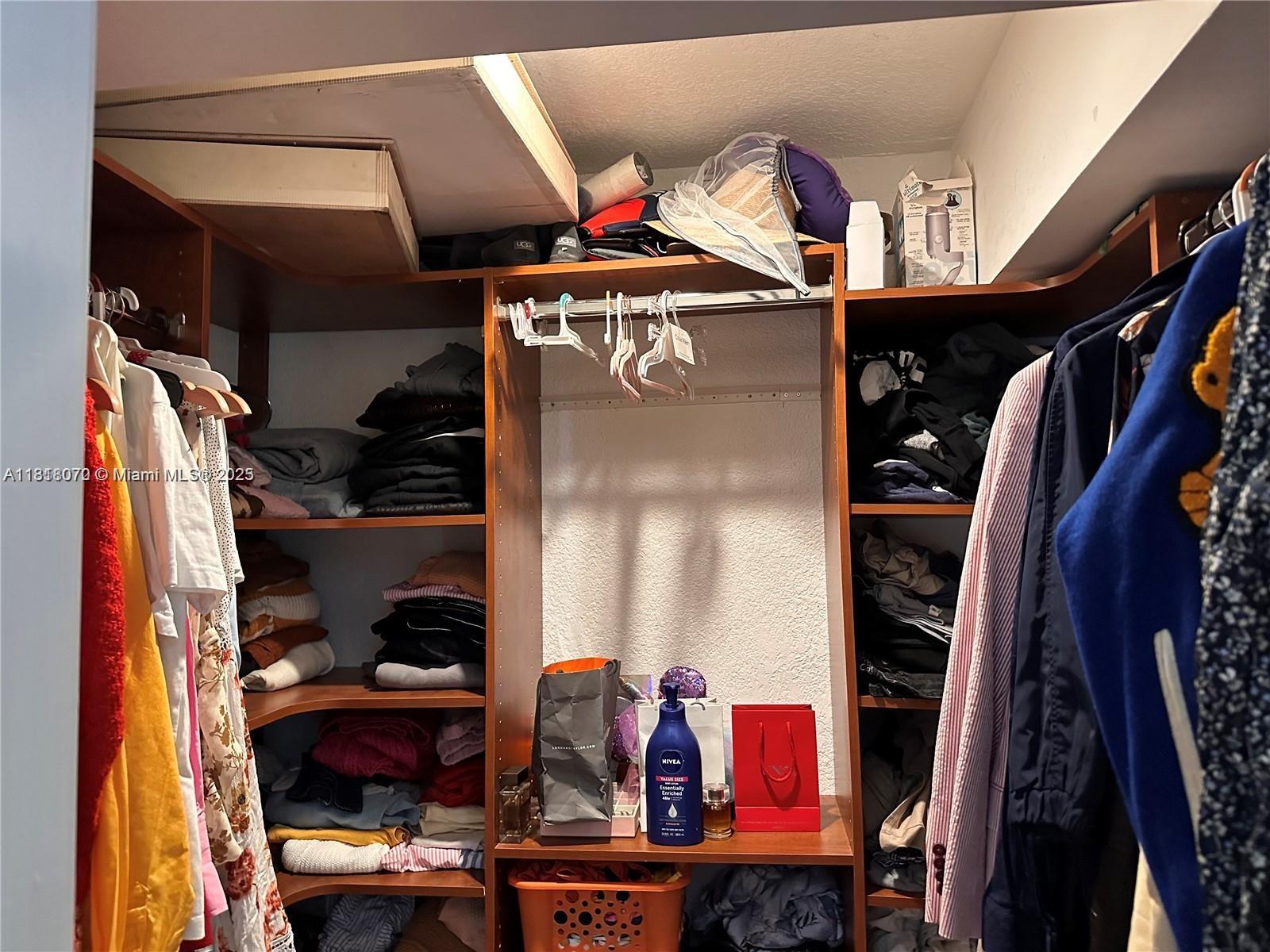 THE DARIA CONDO - Residential Lease