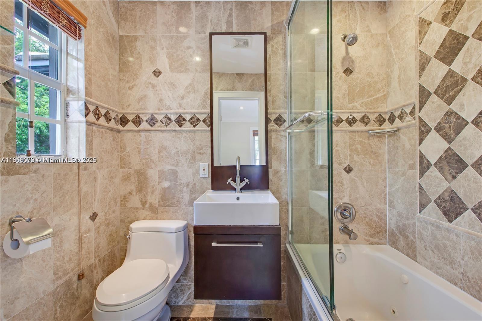 THE DARIA CONDO - Residential Lease