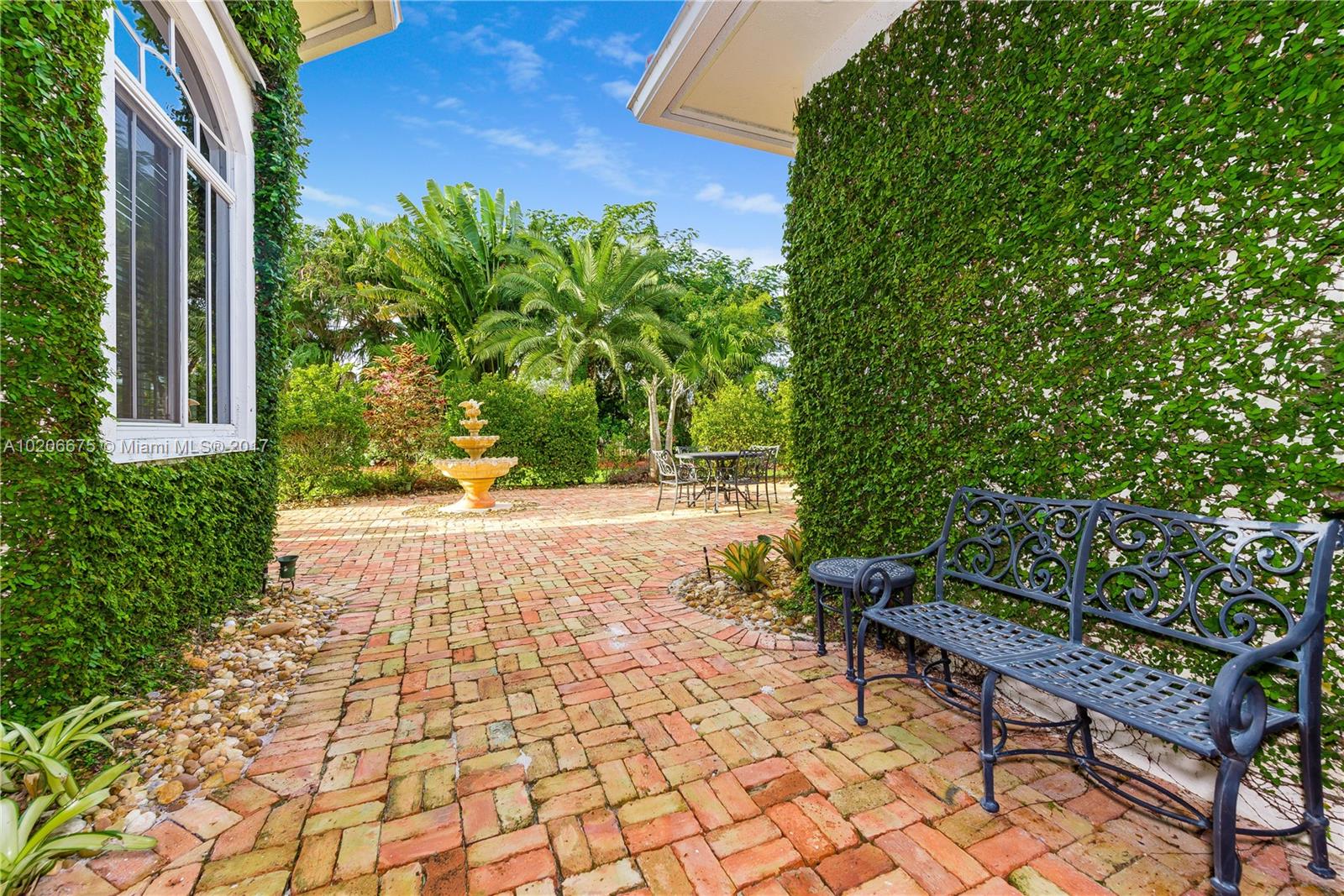 WESTON HILLS - ROYAL PALM - Residential