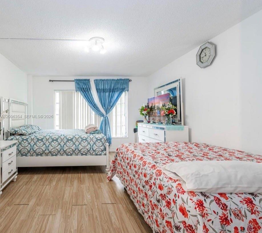 THE MANORS OF INVERRARY 7 - Residential